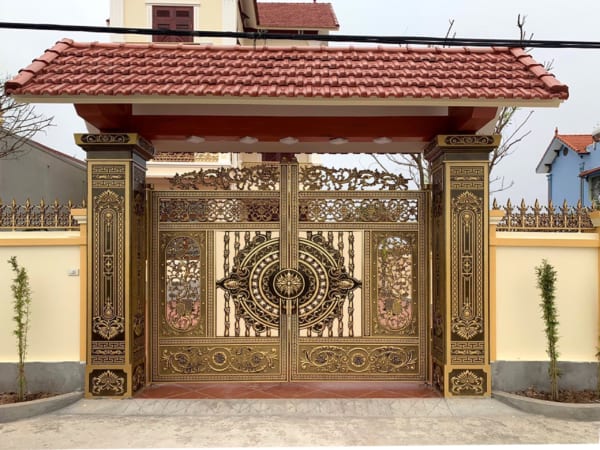Cổng nhôm đúc mẫu C-010